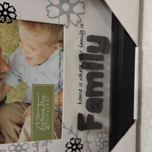 Green Tree Gallery shadow box style picture frame. - Picture 4 of 5